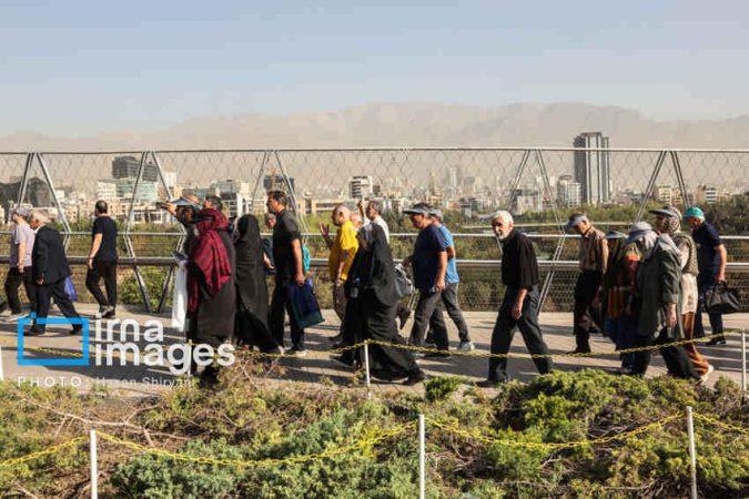 پیاده‌روی خانوادگی؛ درمانی طبیعی برای اضطراب و خستگی