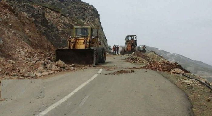 ۱۷۰ مقطع از راه‌های دسترسی ایلام ریزش‌برداری شد
