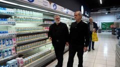 بازدید پزشکیان از زنجیره تأمین کالاهای اساسی/ تجلیل از مجاهدت خاموش فعالان سنگر اقتصاد