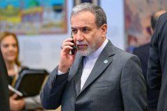 عراقچی: اصرار رافائل گروسی بر بازدید از تاسیسات هسته‌ای بمباران‌شده، بی‌معنا است