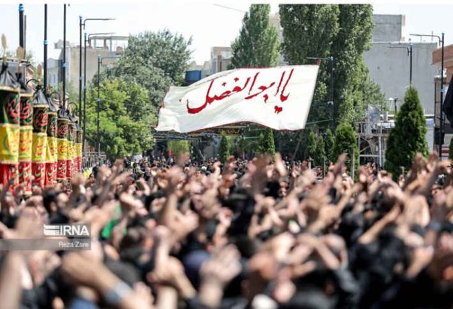 برگزاری عزاداری مردمی- دانشجویی در دانشگاه تهران در حمایت از رهبر معظم انقلاب