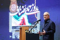 سخنی که موجب تفرقه شود، آب ریختن به آسیاب دشمن است/ مذاکرات با عزت و اقتدار پیگیری می‌شود
