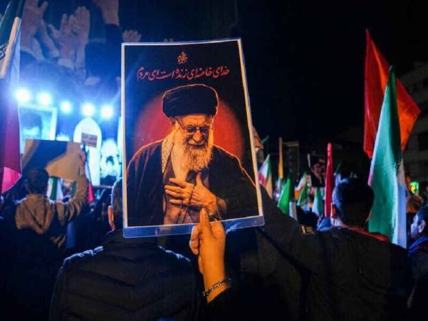 بازتاب آیین وداع با رهبر شهید در رسانه‌های عربی؛ از سیاهپوش شدن ایران تا لحظات تاریخی حساس