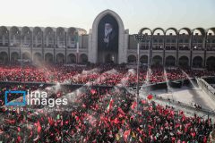 نمازی به شکوه ایران/ مصلی هنوز میزبان دل‌هایی است که برای آخرین سلام می‌آیند