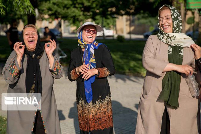 در اوج فشارهای زندگی، چگونه شاد باشیم؟