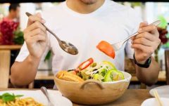 هشدار! این غذاهای سالم وزن افراد رژیمی را پنهانی افزایش می‌دهد