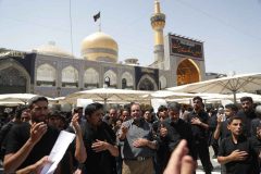 امام رضا(ع) با خادمان خود هم‌سفره می‌شد