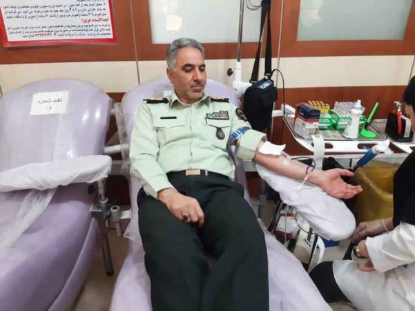 مشارکت مسئولانه فرمانده انتظامی استان ایلام به مناسبت هفته انتظامی در پویش اهدای خون