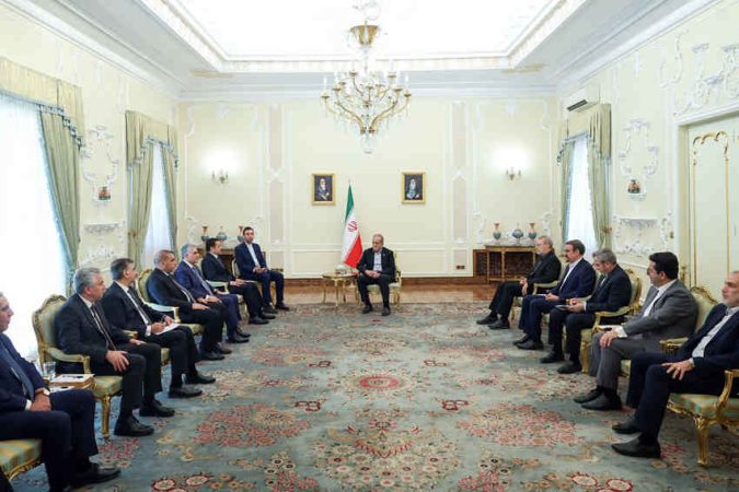 پزشکیان: تسریع در اتصال شبکه ریلی ایران و عراق، پیوندهای اقتصادی منطقه را تحکیم می‌کند