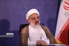 ایلام ظرفیت‌های عظیم ملی دارد اما در محرومیت مانده است