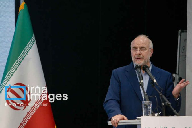 قالیباف: استانها باید از حاشیه تصمیم‌سازی به متن سیاست‌گذاری بیایند