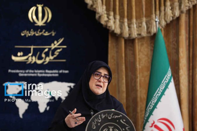 مهاجرانی:دولت هیچ تصمیمی برای حذف ارز ترجیحی کالاهای اساسی و دارو اتخاذ نکرده است