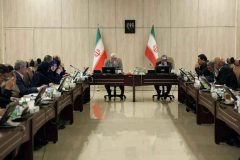 عارف: تیم مذاکره‌کننده با شجاعت از منافع ملی دفاع می‌کند