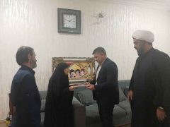 دیدار و تجلیل از خانواده های معظم شهدا به مناسبت گرامیداشت هفته دفاع مقدس