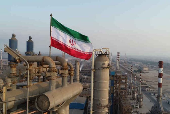 ائتلاف‌های انرژی ایران؛ افزایش ۴.۳ میلیون بشکه‌ای تولید و نقش چین و روسیه