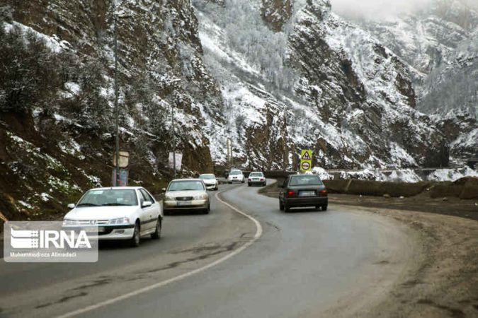 بارش برف و باران در ۲۴ استان/لزوم همراه داشتن زنجیر چرخ در محورهای لغزنده