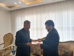 دیدار بازرس کل قضایی استان ایلام به مناسبت گرامیداشت ایام الله دهه فجر با خانواده شهید شیرخانی