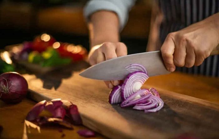 چاقوی آشپزخانه؛ همراه همیشگی آشپزی حرفه‌ای
