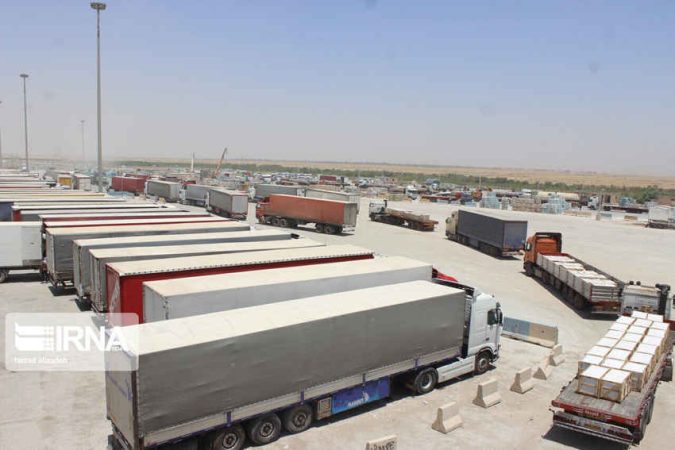 صادرات یک میلیارد و ۲۶۷ میلیون دلار کالا از مرز مهران
