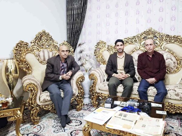 دیدار رئیس سازمان بسیج رسانه استان ایلام با برادران حاتمی در ایوان