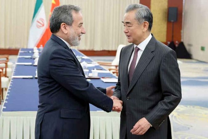 سفر عراقچی به چین در میانه جنگ آمریکا علیه شریک راهبردی پکن