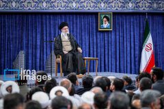 رهبر انقلاب: هیچ منفعتی برای امت اسلامی بالاتر از اتحاد نیست