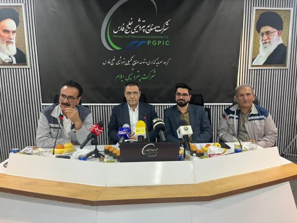 نشست خبری مدیران پتروشیمی و اصحاب رسانه استان ایلام برگزار شد.